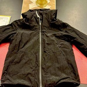 LULULEMON EXTREMELY GOOD condition worn ONCE. Hiking jacket. Hood, zip